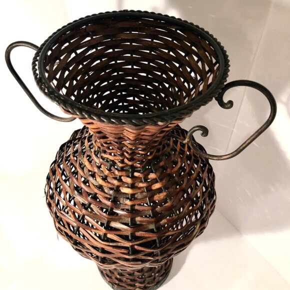 Vintage Wicker Boho Vase with Metal Frame. - Picture 2 of 5